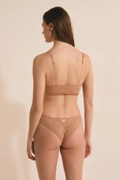 Biustonosz typu bralette z koronki