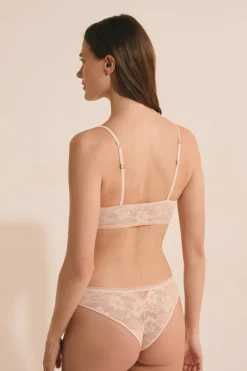 Biustonosz typu brassiere z koronki