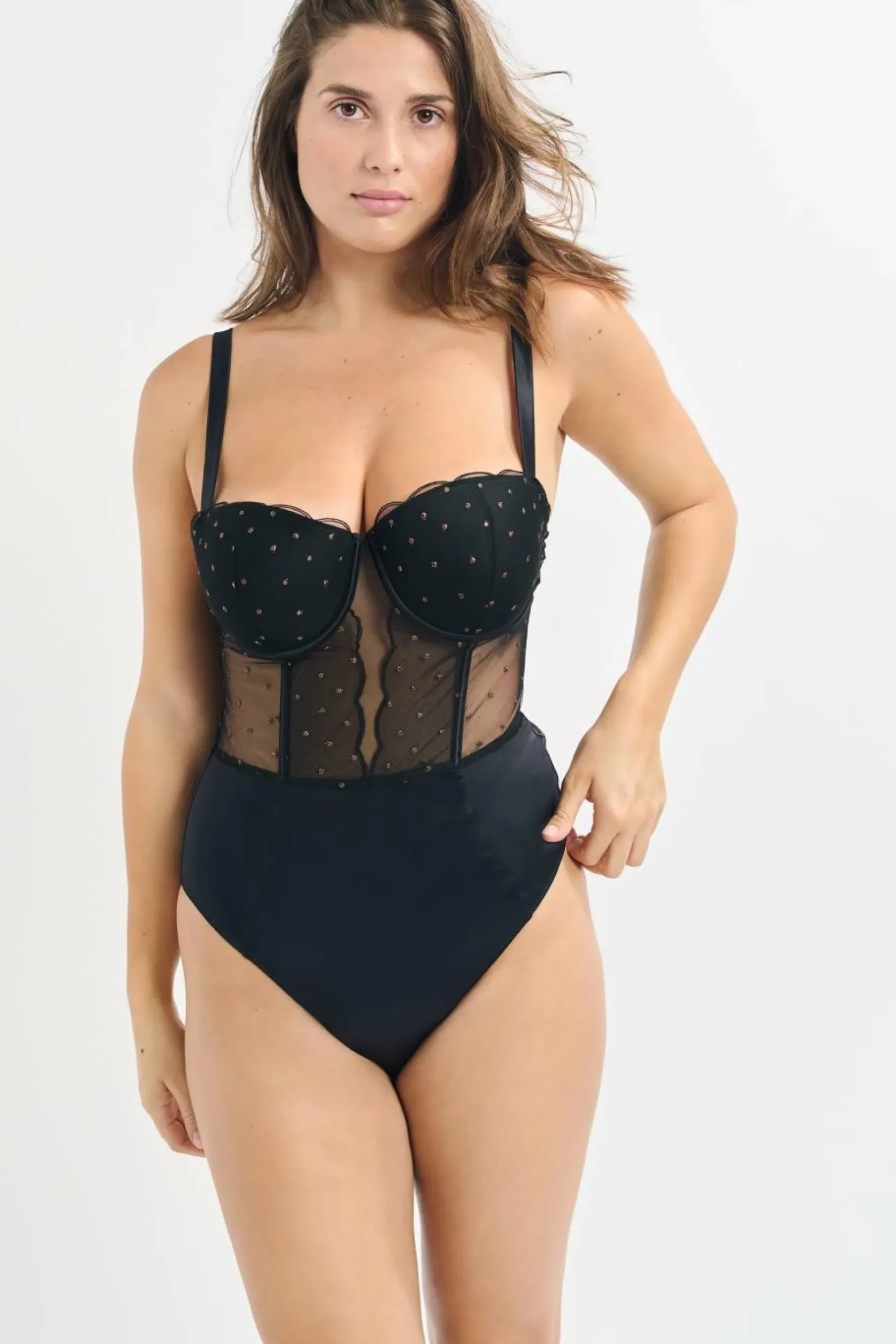 Body z fiszbinami z haftu