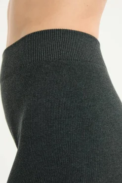 Długie legginsy prążkowane
