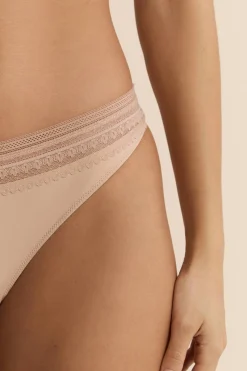 Majtki typu tanga z mikrofibry
