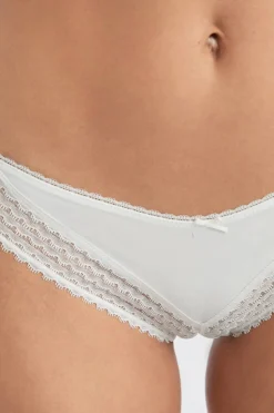 Stringi koronkowe