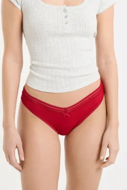 Stringi V-shape z mikrofibry i koronki