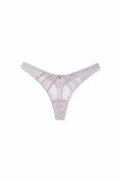 String z koronki