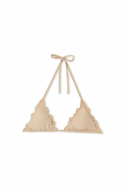 Trójkątna góra od bikini