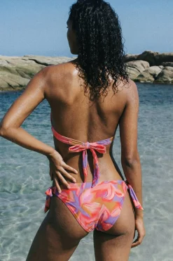 Trójkątna góra od bikini fleuri